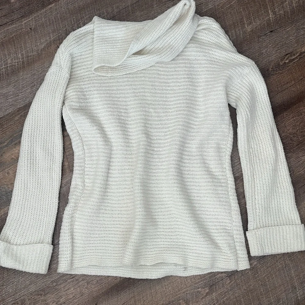 Anthropologie Turtleneck Sweater - Picture 5 of 6